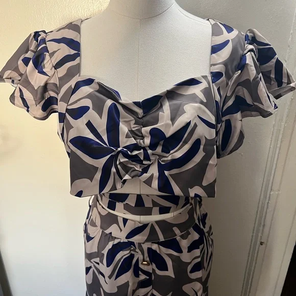 NWT By Egreis Floral 2 piece set Gray and Navy Size L - Picture 4 of 10